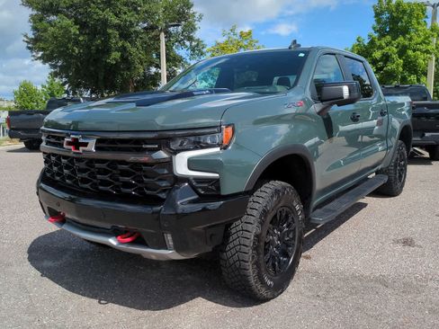 Used 2025 Chevrolet Silverado 1500 ZR2 w/ Technology Package AWD/4WD image 2