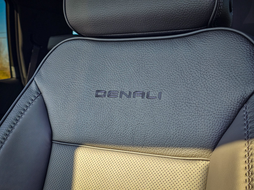 New 2027 GMC Yukon Denali w/ Denali Reserve Package AWD/4WD image 20