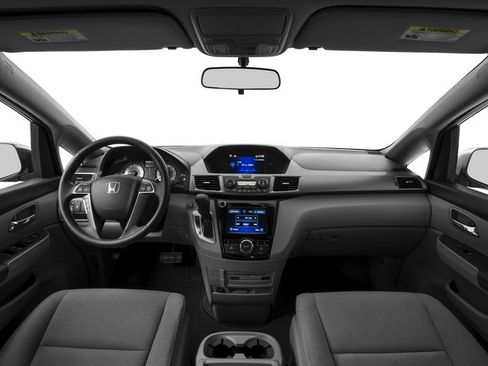 Used 2016 Honda Odyssey SE image 4