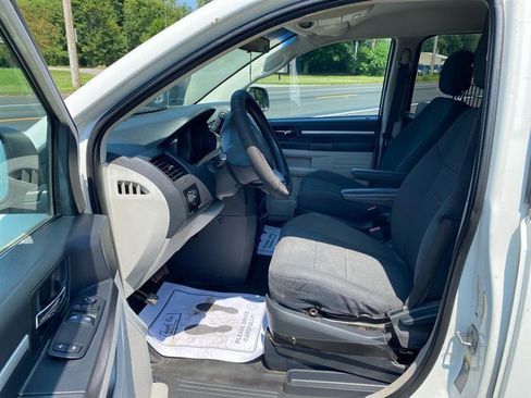 Used 2010 Dodge Grand Caravan FWD image 7
