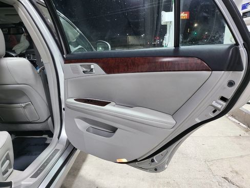 Used 2011 Toyota Avalon Limited FWD image 17