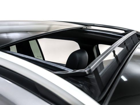 Certified 2025 Mercedes-Benz GLB 250 image 24