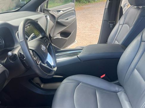 Used 2022 Buick Enclave Essence w/ Sport Touring Edition image 7