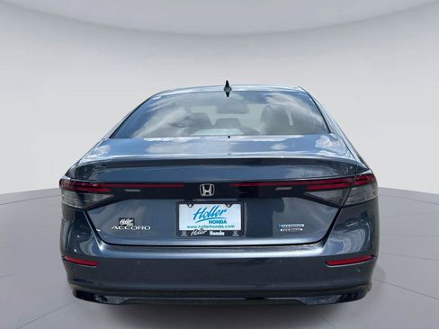 Used 2023 Honda Accord Touring image 5