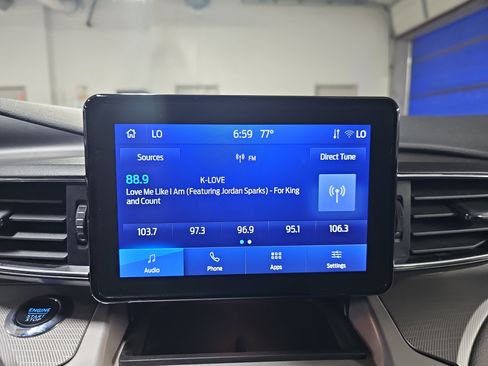 Used 2024 Ford Explorer XLT w/ Equipment Group 202A RWD image 22