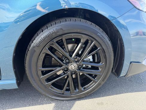 Used 2025 Toyota Camry SE image 9