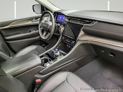 Used 2023 Jeep Grand Cherokee L Limited image 29