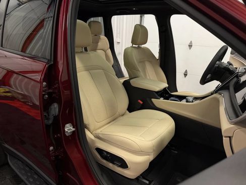 Used 2023 Jeep Grand Cherokee 4WD 4xe w/ Luxury Tech Group II image 46