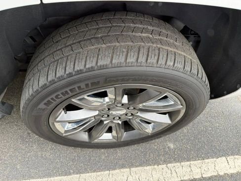 Used 2019 Chevrolet Tahoe Premier RWD image 9