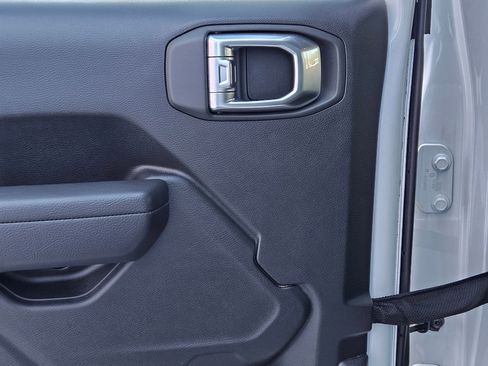 Used 2024 Jeep Wrangler Sport S image 24