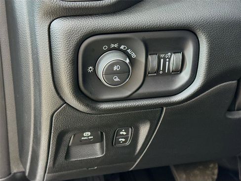Used 2025 RAM 1500 Big Horn AWD/4WD image 14