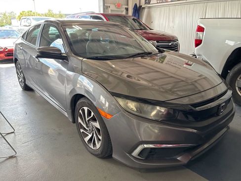 Used 2017 Honda Civic EX image 2