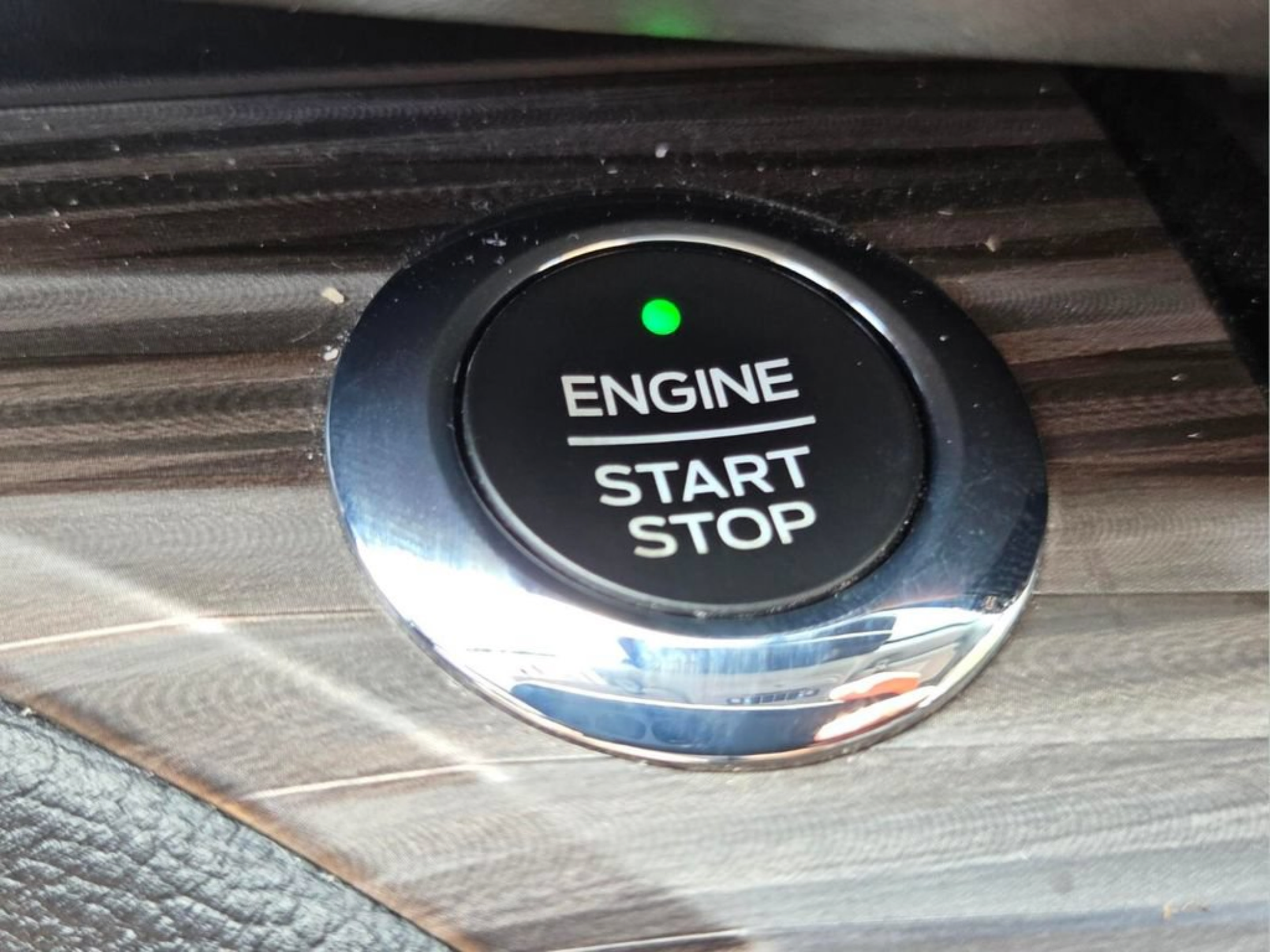 Used 2021 Ford Explorer Limited w/ Hybrid Equipment Group 310A RWD image 27