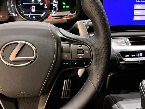 Used 2025 Lexus LC 500 Coupe w/ Performance Package image 23