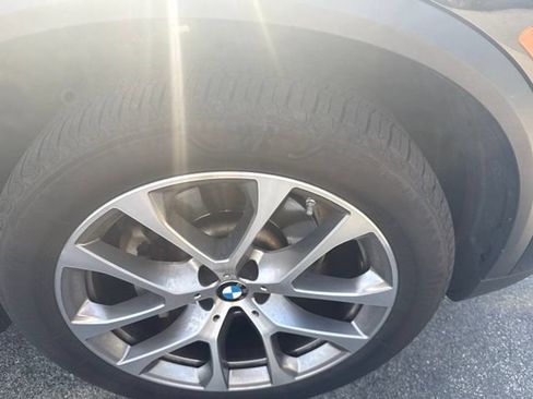 Used 2022 BMW X5 xDrive40i w/ Premium Package AWD/4WD image 33