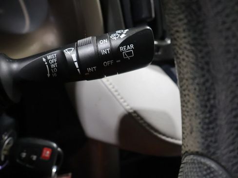 Used 2013 Toyota RAV4 XLE AWD/4WD image 35