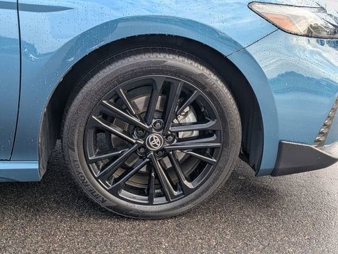 Used 2025 Toyota Camry SE w/ Convenience Package image 11