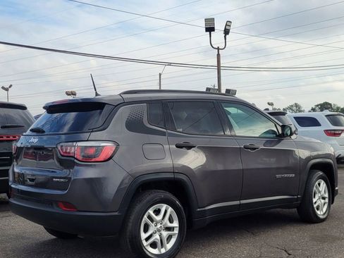 Used 2018 Jeep Compass Sport w/ Mopar Graphics Package image 10