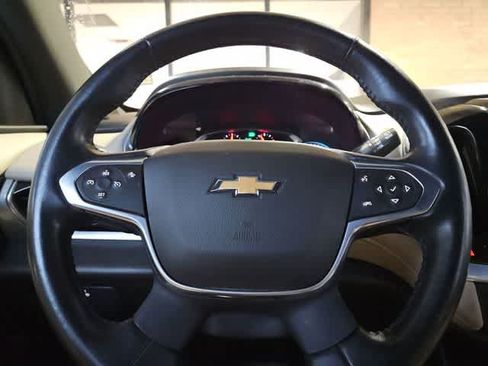 Used 2022 Chevrolet Traverse LT FWD image 41
