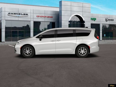 New 2026 Chrysler Pacifica Select image 3