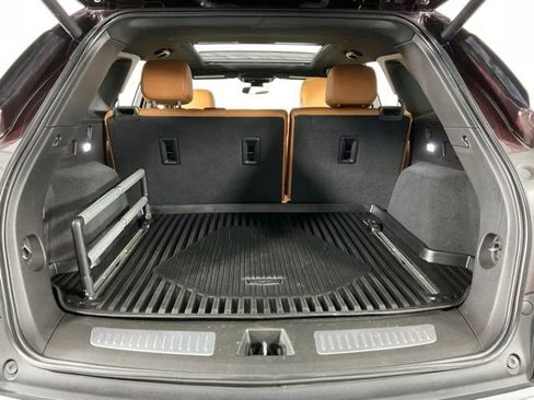 Used 2020 Cadillac XT5 Premium Luxury w/ LPO, Floor Liner Package image 28