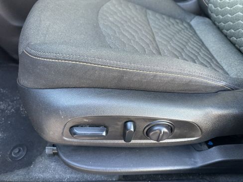 Used 2018 Chevrolet Equinox LT AWD/4WD image 17