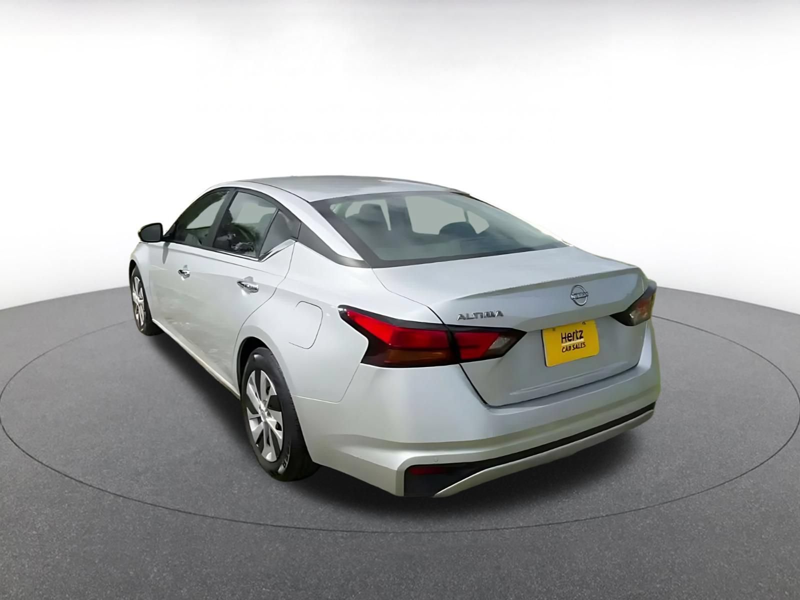 Used 2024 Nissan Altima 2.5 S FWD image 10