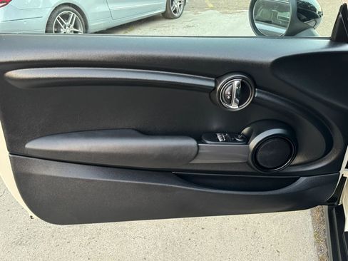 Used 2018 MINI Cooper 2-Door Hardtop FWD image 15