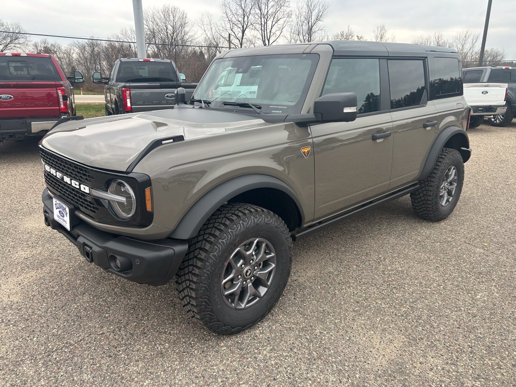 Used 2025 Ford Bronco Badlands AWD/4WD image 3