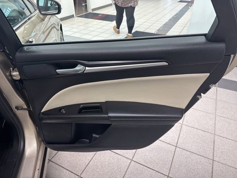 Used 2018 Ford Fusion Titanium image 19