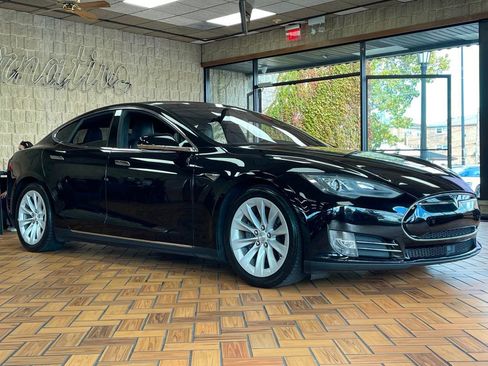 Used 2016 Tesla Model S 70D image 8