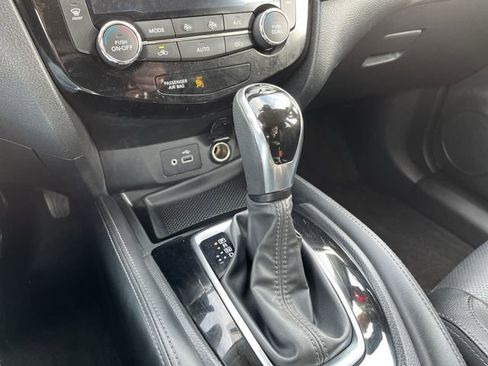 Used 2019 Nissan Rogue SL AWD/4WD image 22