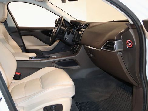 Used 2018 Jaguar F-PACE Prestige AWD/4WD image 54