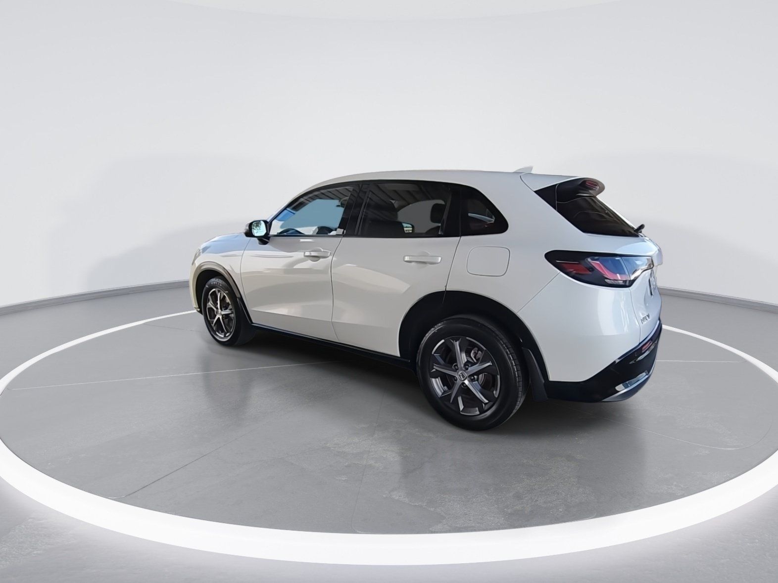 Used 2024 Honda HR-V EX-L image 2