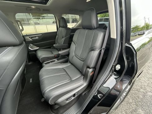 Certified 2025 INFINITI QX80 Sensory AWD/4WD image 23