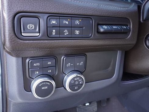 Certified 2024 GMC Yukon XL Denali image 19