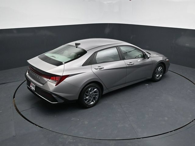 Used 2024 Hyundai Elantra SEL FWD image 55
