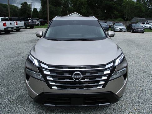 Used 2024 Nissan Rogue Platinum w/ Platinum Premium Package FWD image 8