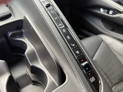 Used 2023 Chevrolet Corvette Z06 w/ Z07 Performance Package RWD image 18