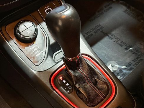 Used 2021 Jeep Compass Trailhawk image 24