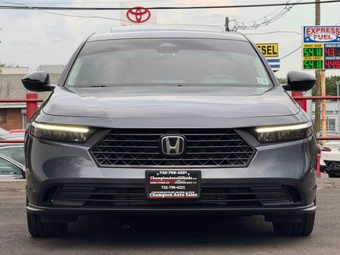 Used 2025 Honda Accord SE image 2