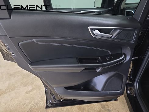 Used 2020 Ford Edge Titanium w/ Cargo Accessory Package image 33