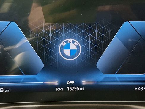 Used 2025 BMW 330i xDrive Sedan w/ Premium Package AWD/4WD image 17