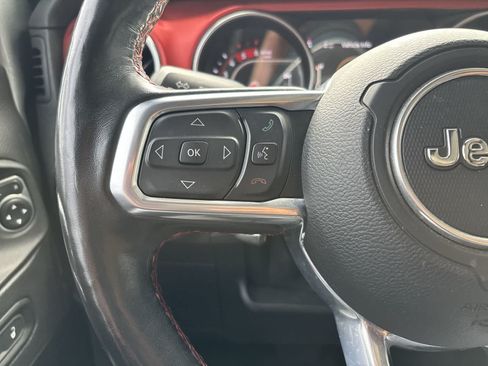 Certified 2021 Jeep Gladiator Rubicon AWD/4WD image 8