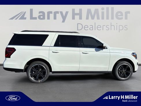 Used 2022 Ford Expedition Max Limited image 6