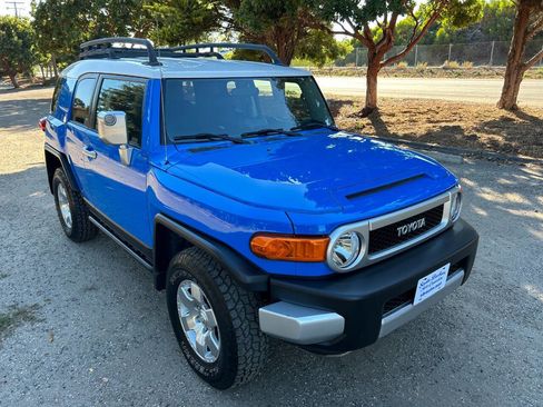 Used 2007 Toyota FJ Cruiser 4WD image 10