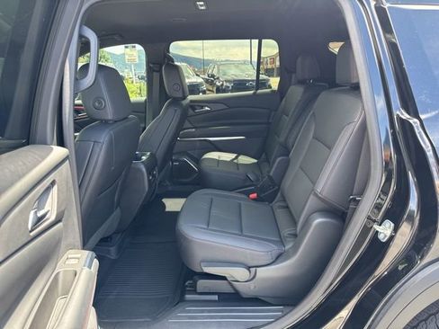 Used 2024 Chevrolet Traverse Z71 w/ Enhanced Driving Package AWD/4WD image 15