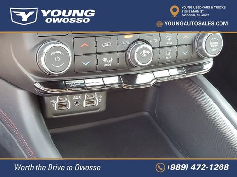 Used 2024 Dodge Durango GT AWD/4WD image 21