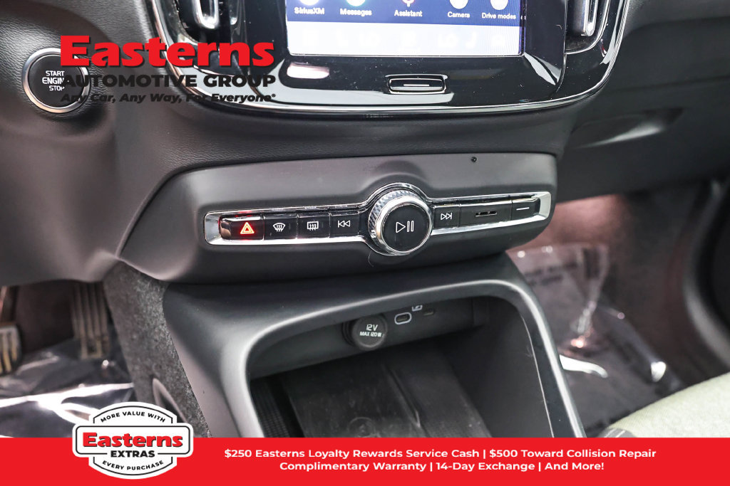 Used 2024 Volvo XC40 B5 Core AWD/4WD image 21