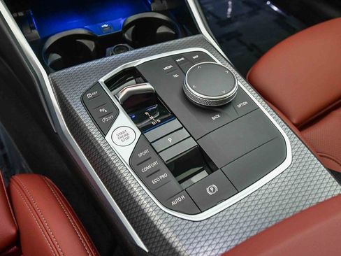 Used 2025 BMW 330i Sedan w/ Convenience Package image 23